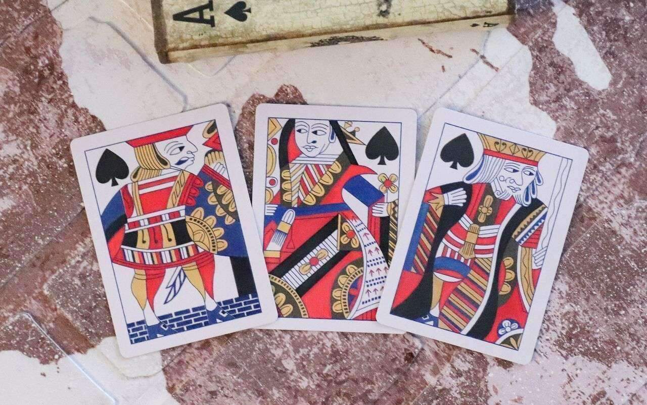 780円 新色追加 即決■Royal Zen Playing Cards■赤
